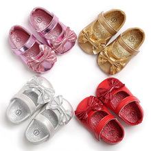 Load image into Gallery viewer, LANSHITINA PU Leather Princess Crib Shoes Sneakers Indoor Toddler Shoes First Walkers Soft Gold Silver Girls Boot For Kids B175