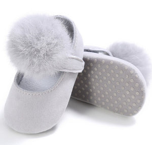 0-18M Toddler Baby Girl Soft Plush Princess Shoes cute pom shoes Infant Prewalker New Born Baby Shoes for girls D15